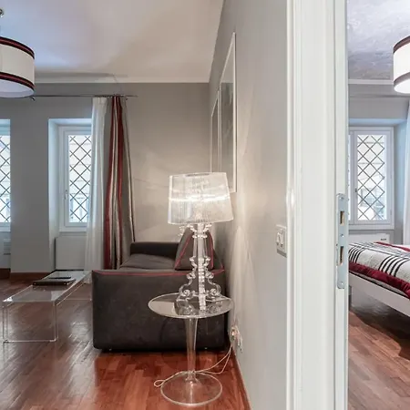 Apartment Plum Guide - The Roman Marmotta Rome