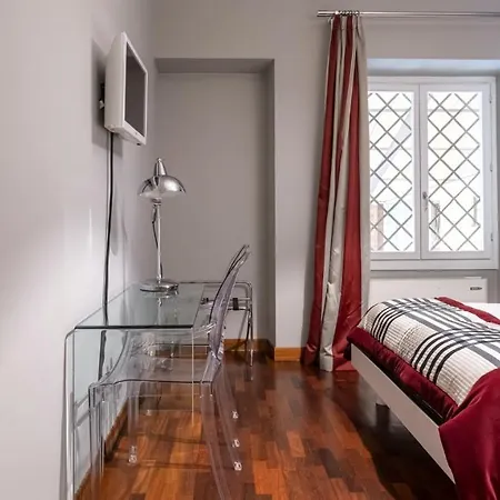 Apartment Plum Guide - The Roman Marmotta Rome